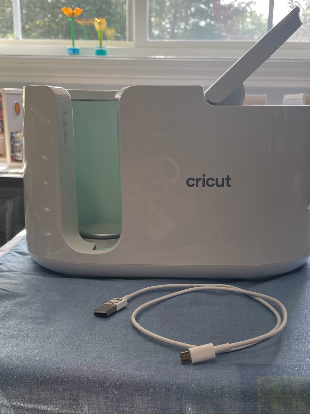 Cricut Mug Press in Gloss White with Mint Interior Accent - Picture 2 of 6